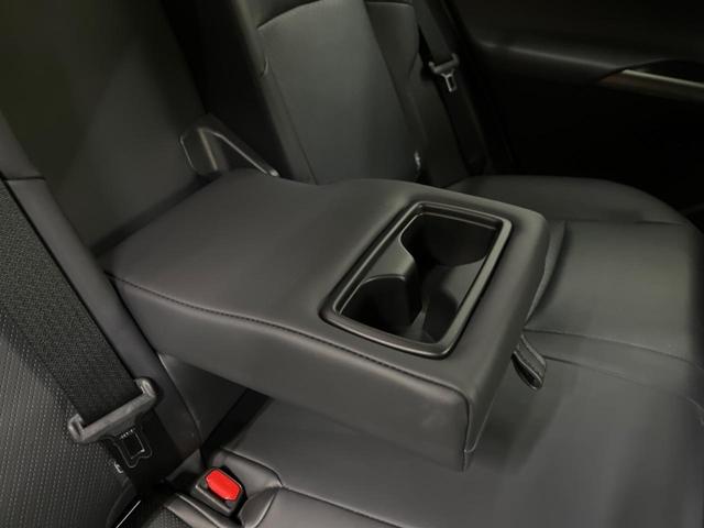 ハリアーハイブリッド Ｚ　レザーパッケージ　調光パノラマルーフ　禁煙車　純正１２．３型ナビＴＶ　ＪＢＬサウンド　パノラミックビューモニタ　セーフティセンス　ブラインドスポットモニタ　ハンズフリー電動バックドア　デジタルインナーミラー（40枚目）