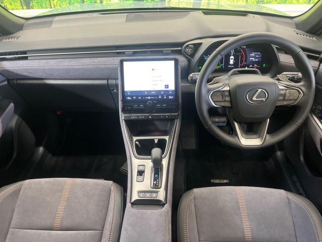 ＬＢＸ クール　禁煙車　純正９．８型ディスプレイＴＶ　パノラミックビューモニタ　セーフティセンス　ブラインドスポットモニタ　専用１８インチＡＷ　セミアニリン革／エードコンビシート　パワーシート　電動バックドア（2枚目）