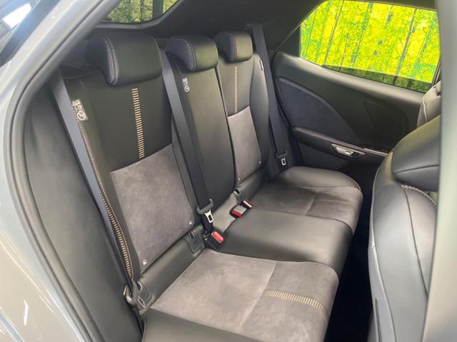 ＬＢＸ クール　禁煙車　純正９．８型ディスプレイＴＶ　パノラミックビューモニタ　セーフティセンス　ブラインドスポットモニタ　専用１８インチＡＷ　セミアニリン革／エードコンビシート　パワーシート　電動バックドア（10枚目）