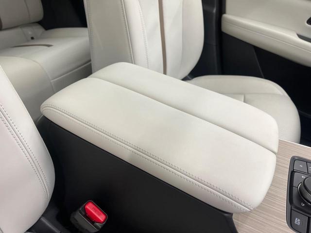 CX-60 XD エクスクルーシブモード パノラマサンルーフ 白革 禁煙車 12.3型コネクトナビTV 360°ビューモニタ BOSEサウンド 衝突軽減 10WAYパワーシート シートベンチレーション 電動バックドア ETC HDMI入力(36枚目)