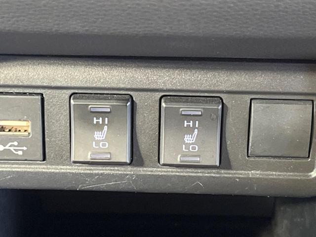 カローラクロス ハイブリッド　Ｚ　禁煙車　純正ディスプレイオーディオ　バックカメラ　セーフティセンス　ＬＥＤヘッド　シーケンシャルターンランプ　純正１８インチＡＷ　ハンズフリー電動バックドア　半革シート　パワーシート　シートヒーター（7枚目）