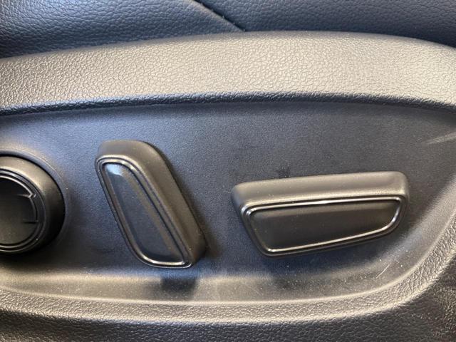 カローラクロス ハイブリッド　Ｚ　禁煙車　純正ディスプレイオーディオ　バックカメラ　セーフティセンス　ＬＥＤヘッド　シーケンシャルターンランプ　純正１８インチＡＷ　ハンズフリー電動バックドア　半革シート　パワーシート　シートヒーター（28枚目）