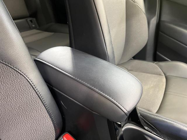 カローラクロス ハイブリッド　Ｚ　禁煙車　純正ディスプレイオーディオ　バックカメラ　セーフティセンス　ＬＥＤヘッド　シーケンシャルターンランプ　純正１８インチＡＷ　ハンズフリー電動バックドア　半革シート　パワーシート　シートヒーター（31枚目）