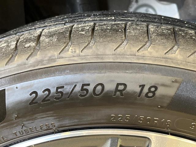 カローラクロス ハイブリッド　Ｚ　禁煙車　純正ディスプレイオーディオ　バックカメラ　セーフティセンス　ＬＥＤヘッド　シーケンシャルターンランプ　純正１８インチＡＷ　ハンズフリー電動バックドア　半革シート　パワーシート　シートヒーター（61枚目）