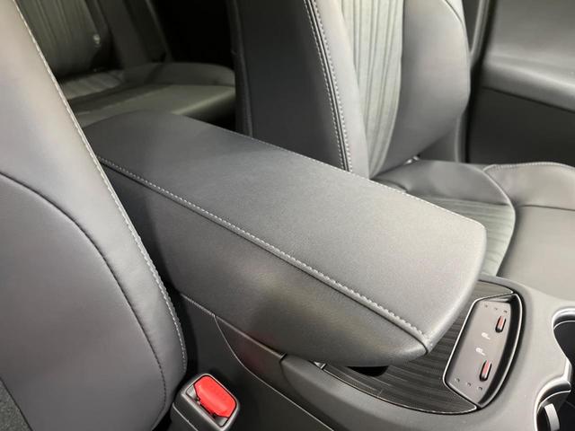 ハリアーハイブリッド Ｇ　登録済未使用車　純正１２．３型ディスプレイＴＶ　バックカメラ　セーフティセンス　ブラインドスポットモニタ　デジタルインナーミラー　電動バックドア　パワーシート　シートヒーター　ステアリングヒーター（34枚目）