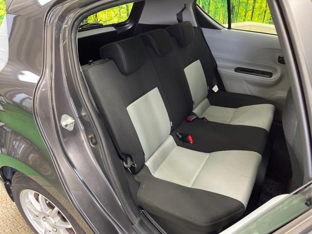 アクア Ｓ　禁煙車　純正エアロ　純正ナビフルセグ　ＬＥＤヘッド　トムス１６インチＡＷ　バックカメラ　Ｂｌｕｅｔｏｏｔｈ　フロントフォグランプ　キーレス　６スピーカー　ステアリングリモコン　ＤＶＤ再生（9枚目）