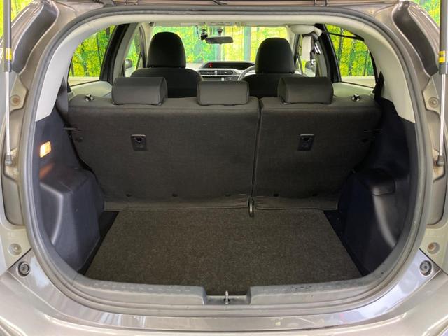 アクア Ｓ　禁煙車　純正エアロ　純正ナビフルセグ　ＬＥＤヘッド　トムス１６インチＡＷ　バックカメラ　Ｂｌｕｅｔｏｏｔｈ　フロントフォグランプ　キーレス　６スピーカー　ステアリングリモコン　ＤＶＤ再生（10枚目）