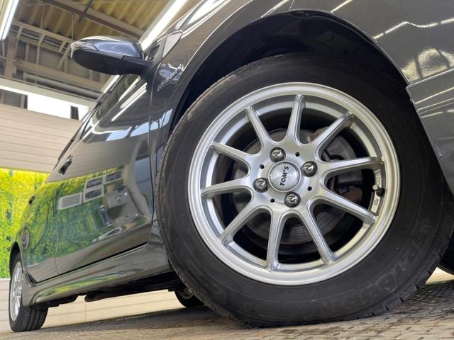 アクア Ｓ　禁煙車　純正エアロ　純正ナビフルセグ　ＬＥＤヘッド　トムス１６インチＡＷ　バックカメラ　Ｂｌｕｅｔｏｏｔｈ　フロントフォグランプ　キーレス　６スピーカー　ステアリングリモコン　ＤＶＤ再生（13枚目）