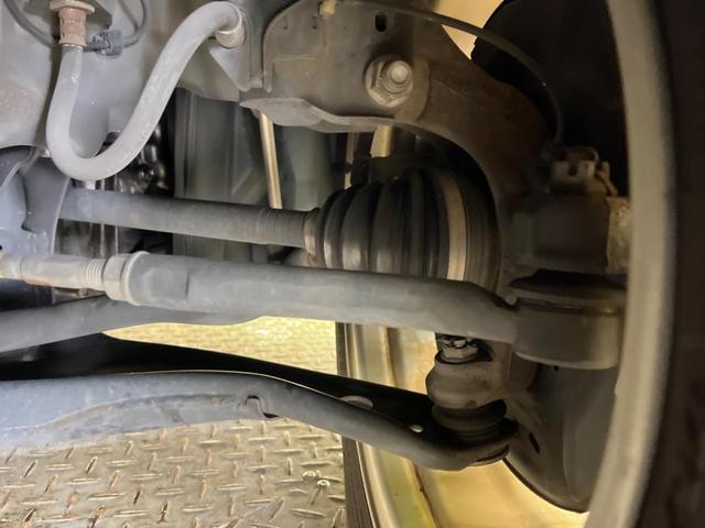 アクア Ｓ　禁煙車　純正エアロ　純正ナビフルセグ　ＬＥＤヘッド　トムス１６インチＡＷ　バックカメラ　Ｂｌｕｅｔｏｏｔｈ　フロントフォグランプ　キーレス　６スピーカー　ステアリングリモコン　ＤＶＤ再生（20枚目）