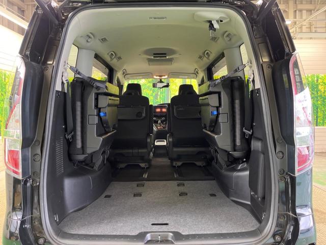 セレナ ｅ－パワー　ハイウェイスターＶ　禁煙車　純正１０型ナビＴＶ　純正１１型後席モニター　アラウンドビューモニタ　衝突被害軽減　プロパイロット　両側ハンズフリー電動ドア　アダプティブＬＥＤヘッド　純正ＯＰ１６インチＡＷ　後席オートエアコン（11枚目）