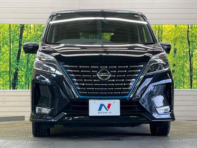 セレナ ｅ－パワー　ハイウェイスターＶ　禁煙車　純正１０型ナビＴＶ　純正１１型後席モニター　アラウンドビューモニタ　衝突被害軽減　プロパイロット　両側ハンズフリー電動ドア　アダプティブＬＥＤヘッド　純正ＯＰ１６インチＡＷ　後席オートエアコン（15枚目）