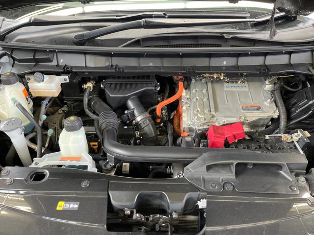 セレナ ｅ－パワー　ハイウェイスターＶ　禁煙車　純正１０型ナビＴＶ　純正１１型後席モニター　アラウンドビューモニタ　衝突被害軽減　プロパイロット　両側ハンズフリー電動ドア　アダプティブＬＥＤヘッド　純正ＯＰ１６インチＡＷ　後席オートエアコン（19枚目）