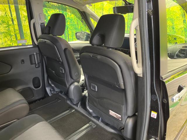 セレナ ｅ－パワー　ハイウェイスターＶ　禁煙車　純正１０型ナビＴＶ　純正１１型後席モニター　アラウンドビューモニタ　衝突被害軽減　プロパイロット　両側ハンズフリー電動ドア　アダプティブＬＥＤヘッド　純正ＯＰ１６インチＡＷ　後席オートエアコン（35枚目）