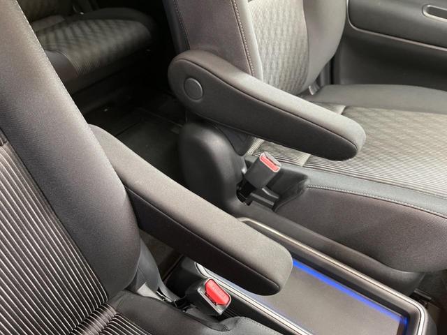 セレナ ｅ－パワー　ハイウェイスターＶ　禁煙車　純正１０型ナビＴＶ　純正１１型後席モニター　アラウンドビューモニタ　衝突被害軽減　プロパイロット　両側ハンズフリー電動ドア　アダプティブＬＥＤヘッド　純正ＯＰ１６インチＡＷ　後席オートエアコン（42枚目）