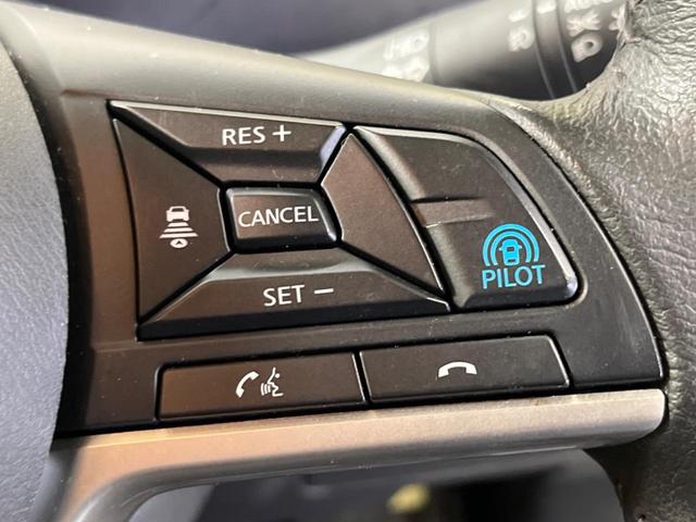 セレナ ｅ－パワー　ハイウェイスターＶ　禁煙車　純正１０型ナビＴＶ　純正１１型後席モニター　アラウンドビューモニタ　衝突被害軽減　プロパイロット　両側ハンズフリー電動ドア　アダプティブＬＥＤヘッド　純正ＯＰ１６インチＡＷ　後席オートエアコン（55枚目）