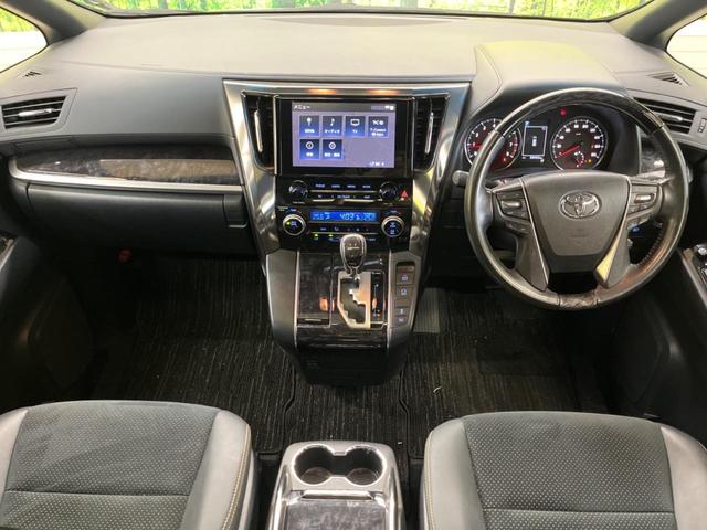 アルファード ２．５Ｓ　タイプゴールド　ツインムーンルーフ　三眼ＬＥＤ　純正９型ナビＴＶ　純正１２型後席モニター　バックカメラ　セーフティセンス　ブラインドスポットモニタ　デジタルインナーミラー　電動バックドア　半革シート　ＤＶＤ再生（2枚目）