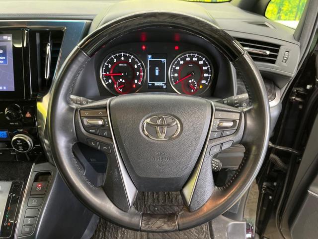 アルファード ２．５Ｓ　タイプゴールド　ツインムーンルーフ　三眼ＬＥＤ　純正９型ナビＴＶ　純正１２型後席モニター　バックカメラ　セーフティセンス　ブラインドスポットモニタ　デジタルインナーミラー　電動バックドア　半革シート　ＤＶＤ再生（6枚目）