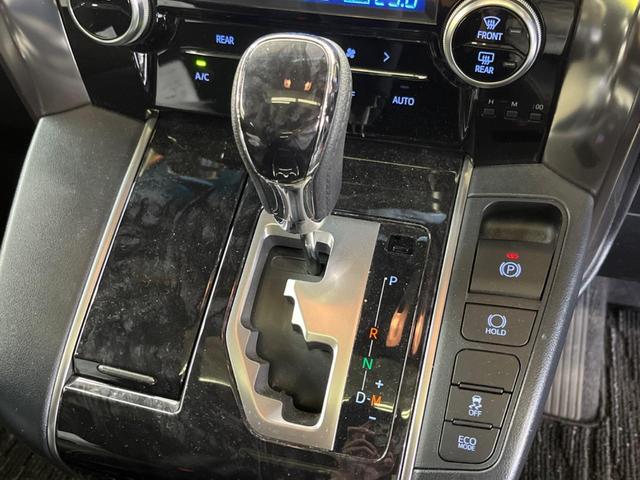 アルファード ２．５Ｓ　タイプゴールド　ツインムーンルーフ　三眼ＬＥＤ　純正９型ナビＴＶ　純正１２型後席モニター　バックカメラ　セーフティセンス　ブラインドスポットモニタ　デジタルインナーミラー　電動バックドア　半革シート　ＤＶＤ再生（22枚目）