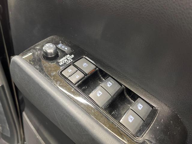 アルファード ２．５Ｓ　タイプゴールド　ツインムーンルーフ　三眼ＬＥＤ　純正９型ナビＴＶ　純正１２型後席モニター　バックカメラ　セーフティセンス　ブラインドスポットモニタ　デジタルインナーミラー　電動バックドア　半革シート　ＤＶＤ再生（57枚目）