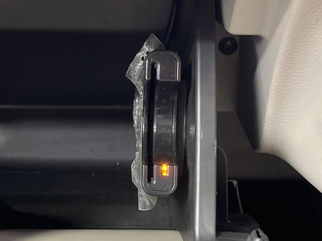 アルトラパン Ｇ　レーダーブレーキサポート　禁煙車　純正ＣＤオーディオ　スマートキー　ドライブレコーダー　プライバシーガラス　ベンチシート　運転席アームレスト　ＡＵＸ接続（8枚目）