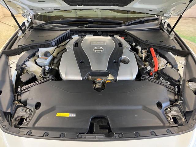 スカイライン ハイブリッド GT 後期型 禁煙車 メーカー8型ナビTV アラウンドビューモニタ プロパイロット2.0 黒内装 LEDヘッド 純正18インチAW 半革シート パワーシート 後側方車両検知警告 フロント/バックソナー(19枚目)