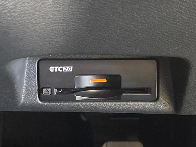 スカイライン ハイブリッド GT 後期型 禁煙車 メーカー8型ナビTV アラウンドビューモニタ プロパイロット2.0 黒内装 LEDヘッド 純正18インチAW 半革シート パワーシート 後側方車両検知警告 フロント/バックソナー(30枚目)