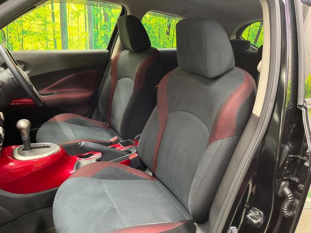 ジューク １５ＲＸ　タイプＶ　禁煙車　純正ナビフルセグ　バックカメラ　純正ＯＰ１７インチＡＷ　ＥＴＣ　Ｂｌｕｅｔｏｏｔｈ　スマートキー　オートエアコン　オートライト　革巻ステアリング　フロントフォグランプ　ＤＶＤ再生（25枚目）