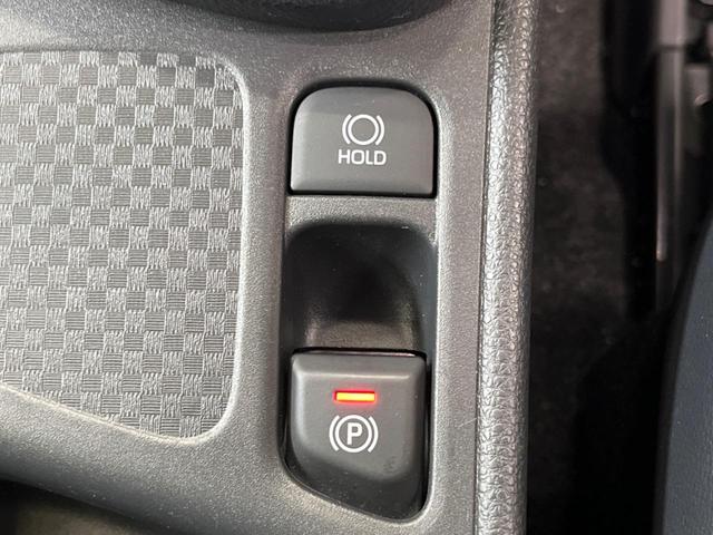 �y�I�[�g�u���[�L�z�[���h�z�M���҂���a�؂Œ�Ԏ��Ƀu���[�L���瑫�𗣂��Ă��A��~��Ԃ�ێ����Ă���܂��B�O�i����Ƃ��̓A�N�Z���𓥂߂Ύ����ŉ��������̂ň��S��X���^�]���y�ɂȂ�܂���