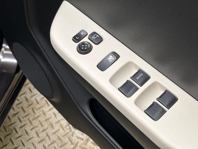 アルト Ｘ　レーダーブレーキサポート　禁煙車　純正１５インチＡＷ　スマートキー　オートエアコン　シートヒーター　純正ＣＤオーディオ　電動格納ドアミラー　プライバシーガラス　運転席シートリフター　ＡＵＸ接続（7枚目）