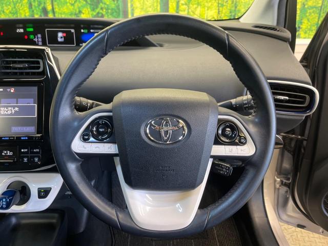 プリウス Ｓツーリングセレクション　禁煙車　純正９型ナビＴＶ　バックカメラ　セーフティセンス　レーダークルーズ　ＬＥＤヘッド　ＬＥＤフォグ　純正１７インチＡＷ　黒合皮レザーシート　シートヒーター　ＥＴＣ　Ｂｌｕｅｔｏｏｔｈ　ＤＶＤ再生（5枚目）