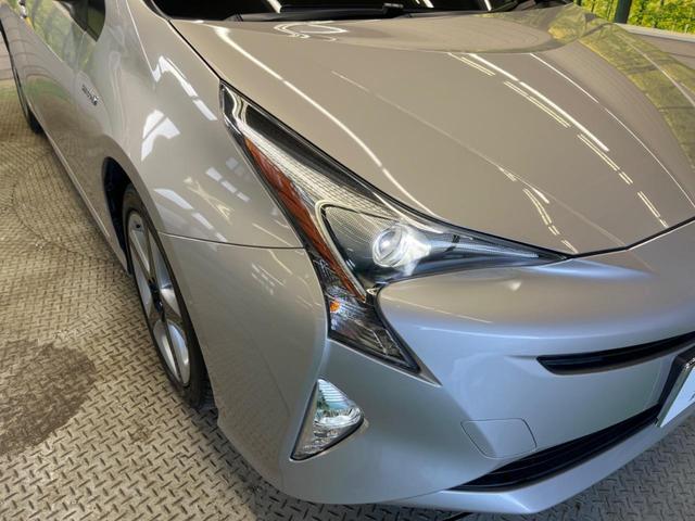 プリウス Ｓツーリングセレクション　禁煙車　純正９型ナビＴＶ　バックカメラ　セーフティセンス　レーダークルーズ　ＬＥＤヘッド　ＬＥＤフォグ　純正１７インチＡＷ　黒合皮レザーシート　シートヒーター　ＥＴＣ　Ｂｌｕｅｔｏｏｔｈ　ＤＶＤ再生（12枚目）