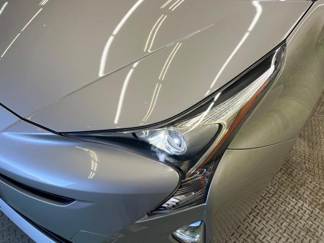 プリウス Ｓツーリングセレクション　禁煙車　純正９型ナビＴＶ　バックカメラ　セーフティセンス　レーダークルーズ　ＬＥＤヘッド　ＬＥＤフォグ　純正１７インチＡＷ　黒合皮レザーシート　シートヒーター　ＥＴＣ　Ｂｌｕｅｔｏｏｔｈ　ＤＶＤ再生（55枚目）