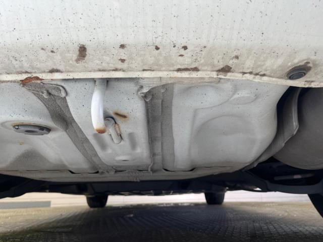 フィットハイブリッド Ｆパッケージ　禁煙車　純正ナビＴＶ　バックカメラ　ＥＴＣ　Ｂｌｕｅｔｏｏｔｈ　スマートキー　オートエアコン　オート電動格納ドアミラー　４スピーカー　ステアリングリモコン　ＤＶＤ再生（18枚目）