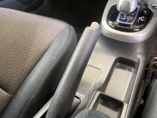 フィットハイブリッド Ｆパッケージ　禁煙車　純正ナビＴＶ　バックカメラ　ＥＴＣ　Ｂｌｕｅｔｏｏｔｈ　スマートキー　オートエアコン　オート電動格納ドアミラー　４スピーカー　ステアリングリモコン　ＤＶＤ再生（22枚目）