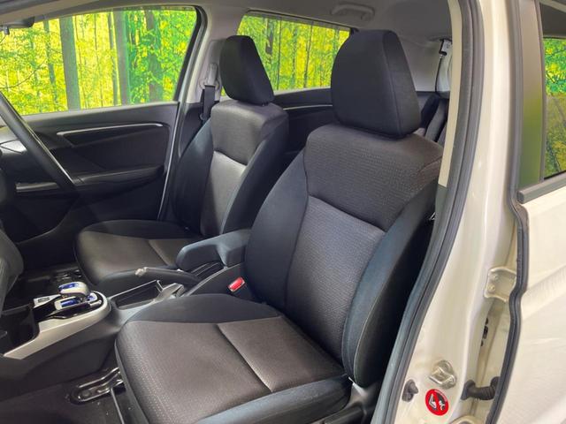 フィットハイブリッド Ｆパッケージ　禁煙車　純正ナビＴＶ　バックカメラ　ＥＴＣ　Ｂｌｕｅｔｏｏｔｈ　スマートキー　オートエアコン　オート電動格納ドアミラー　４スピーカー　ステアリングリモコン　ＤＶＤ再生（26枚目）