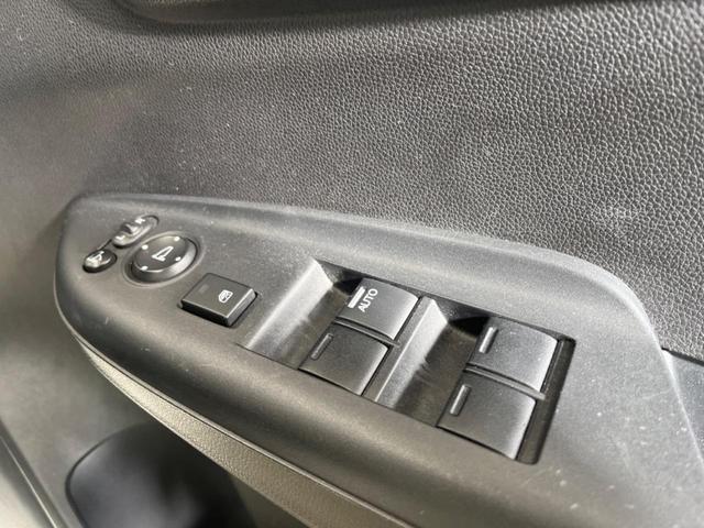 フィットハイブリッド Ｆパッケージ　禁煙車　純正ナビＴＶ　バックカメラ　ＥＴＣ　Ｂｌｕｅｔｏｏｔｈ　スマートキー　オートエアコン　オート電動格納ドアミラー　４スピーカー　ステアリングリモコン　ＤＶＤ再生（43枚目）