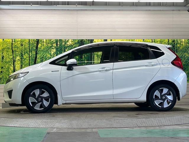 フィットハイブリッド Ｆパッケージ　禁煙車　純正ナビＴＶ　バックカメラ　ＥＴＣ　Ｂｌｕｅｔｏｏｔｈ　スマートキー　オートエアコン　オート電動格納ドアミラー　４スピーカー　ステアリングリモコン　ＤＶＤ再生（46枚目）
