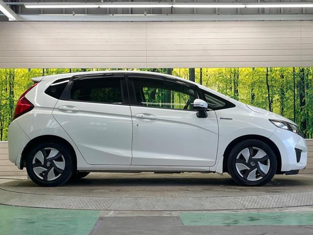 フィットハイブリッド Ｆパッケージ　禁煙車　純正ナビＴＶ　バックカメラ　ＥＴＣ　Ｂｌｕｅｔｏｏｔｈ　スマートキー　オートエアコン　オート電動格納ドアミラー　４スピーカー　ステアリングリモコン　ＤＶＤ再生（47枚目）