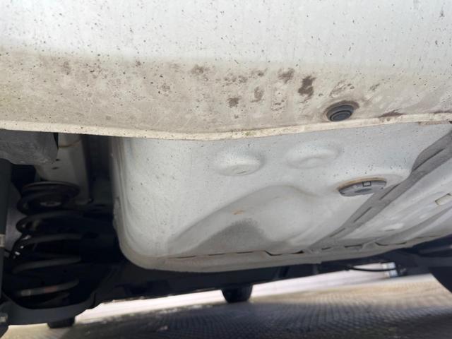 フィットハイブリッド Ｆパッケージ　禁煙車　純正ナビＴＶ　バックカメラ　ＥＴＣ　Ｂｌｕｅｔｏｏｔｈ　スマートキー　オートエアコン　オート電動格納ドアミラー　４スピーカー　ステアリングリモコン　ＤＶＤ再生（49枚目）