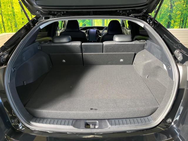 プリウスＰＨＶ Ａレザーパッケージ　モデリスタエアロ　メーカー１１．６型ナビＴＶ　ＪＢＬサウンド　ＢＬＩＴＺマフラー　モデリスタ１８インチＡＷ　バックカメラ　セーフティセンス　ブラインドスポットモニタ　インテリジェントクリアランスソナー（11枚目）