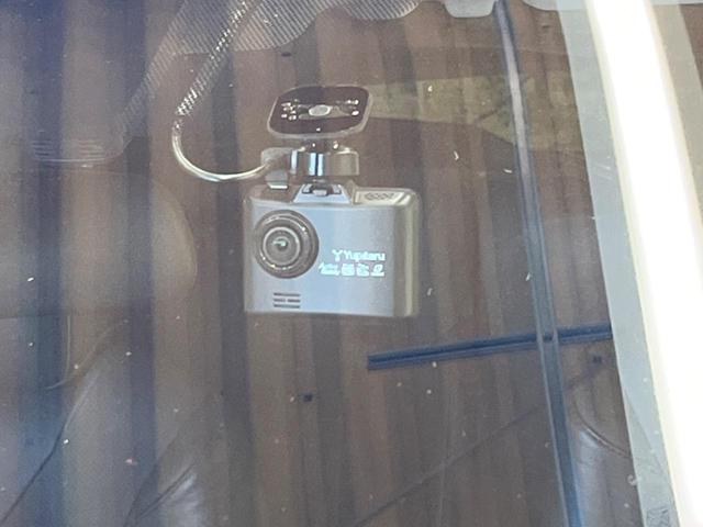 プリウスＰＨＶ Ａレザーパッケージ　モデリスタエアロ　メーカー１１．６型ナビＴＶ　ＪＢＬサウンド　ＢＬＩＴＺマフラー　モデリスタ１８インチＡＷ　バックカメラ　セーフティセンス　ブラインドスポットモニタ　インテリジェントクリアランスソナー（29枚目）