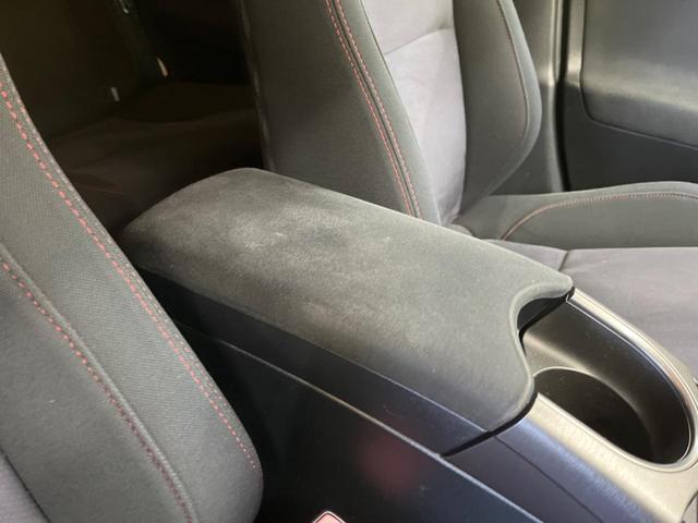 プリウス Ｓツーリングセレクション・Ｇ’ｓ　禁煙車　ＢＩＧ－Ｘ９型ナビＴＶ　バックカメラ　ＨＩＤヘッド　純正１８インチＡＷ　専用スポーツシート　ＥＴＣ　Ｂｌｕｅｔｏｏｔｈ　スマートキー　オートエアコン　オートライト　革巻ステアリング　ＤＶＤ再生（28枚目）