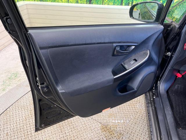 プリウス Ｓツーリングセレクション・Ｇ’ｓ　禁煙車　ＢＩＧ－Ｘ９型ナビＴＶ　バックカメラ　ＨＩＤヘッド　純正１８インチＡＷ　専用スポーツシート　ＥＴＣ　Ｂｌｕｅｔｏｏｔｈ　スマートキー　オートエアコン　オートライト　革巻ステアリング　ＤＶＤ再生（37枚目）