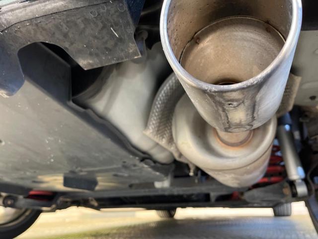 プリウス Ｓツーリングセレクション・Ｇ’ｓ　禁煙車　ＢＩＧ－Ｘ９型ナビＴＶ　バックカメラ　ＨＩＤヘッド　純正１８インチＡＷ　専用スポーツシート　ＥＴＣ　Ｂｌｕｅｔｏｏｔｈ　スマートキー　オートエアコン　オートライト　革巻ステアリング　ＤＶＤ再生（52枚目）