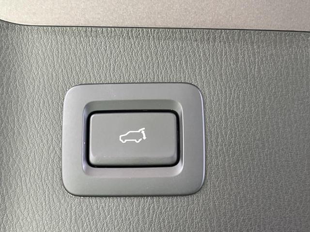 ＣＸ－５ ２５Ｓ　スポーツアピアランス　禁煙車　１０．２５型コネクトナビ　３６０°ビューモニタ　衝突被害軽減　クルージングトラフィックサポート　専用１９インチＡＷ　黒革　パワーシート　シートヒーター　電動バックドア　ＡｐｐｌｅＣａｒＰｌａｙ（8枚目）
