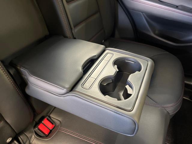 ＣＸ－５ ２５Ｓ　スポーツアピアランス　禁煙車　１０．２５型コネクトナビ　３６０°ビューモニタ　衝突被害軽減　クルージングトラフィックサポート　専用１９インチＡＷ　黒革　パワーシート　シートヒーター　電動バックドア　ＡｐｐｌｅＣａｒＰｌａｙ（33枚目）