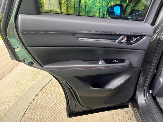 ＣＸ－５ ２５Ｓ　スポーツアピアランス　禁煙車　１０．２５型コネクトナビ　３６０°ビューモニタ　衝突被害軽減　クルージングトラフィックサポート　専用１９インチＡＷ　黒革　パワーシート　シートヒーター　電動バックドア　ＡｐｐｌｅＣａｒＰｌａｙ（42枚目）