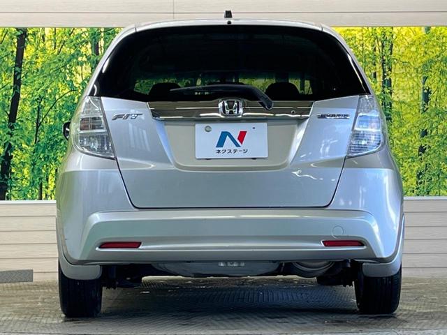 フィットハイブリッド スマートセレクション　禁煙車　純正ナビＴＶ　ＨＩＤヘッド　純正ＯＰ１５インチＡＷ　クルーズコントロール　スマートキー　オートライト　オートエアコン　革巻ステアリング　ＤＶＤ再生（15枚目）