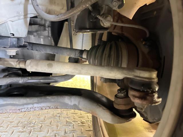 フィットハイブリッド スマートセレクション　禁煙車　純正ナビＴＶ　ＨＩＤヘッド　純正ＯＰ１５インチＡＷ　クルーズコントロール　スマートキー　オートライト　オートエアコン　革巻ステアリング　ＤＶＤ再生（20枚目）