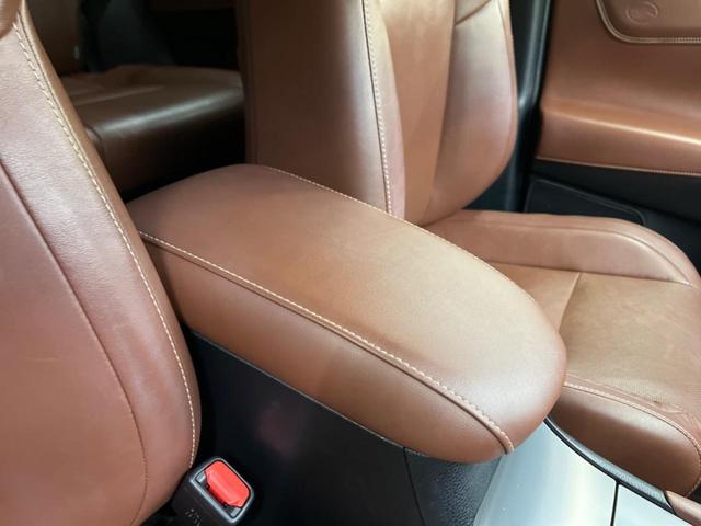 ハリアー プログレス　メタル　アンド　レザーパッケージ　モデリスタエアロ　禁煙車　サドルタン革　メーカー９．２型ナビＴＶ　ＪＢＬサウンド　パノラミックビューモニタ　セーフティセンス　レーダークルーズ　インテリジェントクリアランスソナー　ポジションメモリ（35枚目）